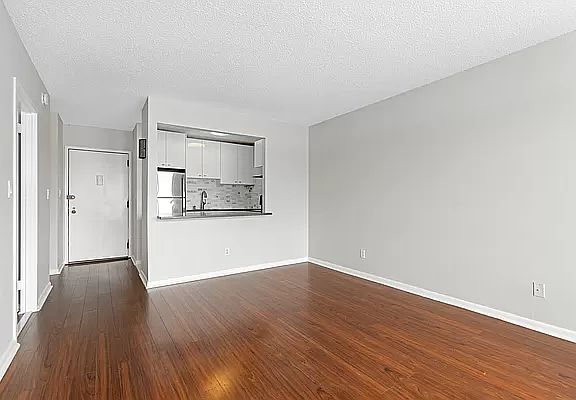 4th image of 25-40 Shore Blvd #1S