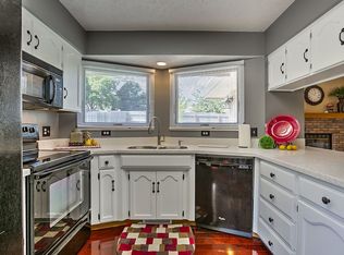 7804 La Vista Dr, La Vista, NE 68128