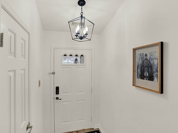 4th image of 18440 Harvest Meadows Dr E