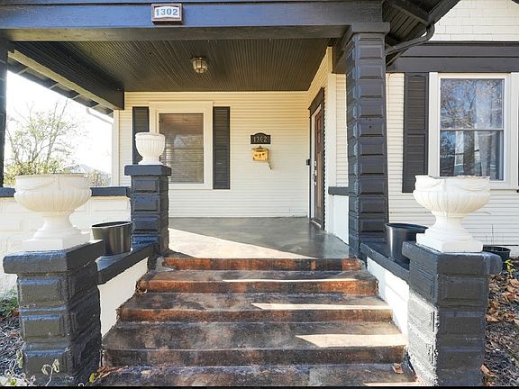 3rd image of 1302 N Beard Ave