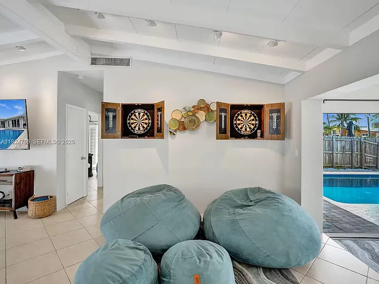 2525 Gulfstream Ln — Photo 6