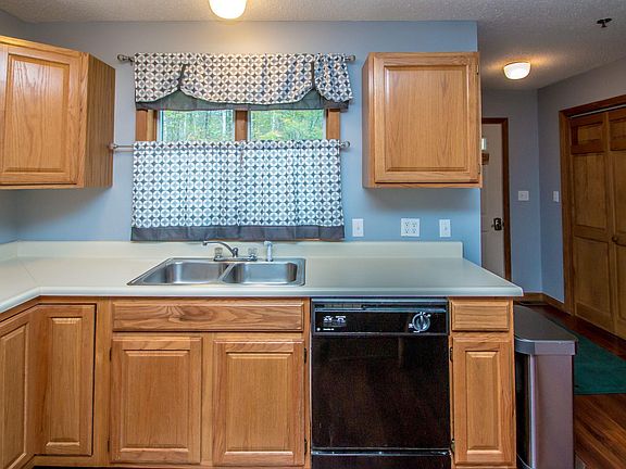 4th image of 72 Evergreen Dr #16