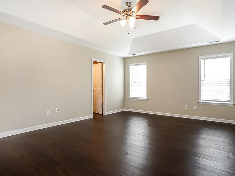 6412 Willowlawn Dr — Photo 11