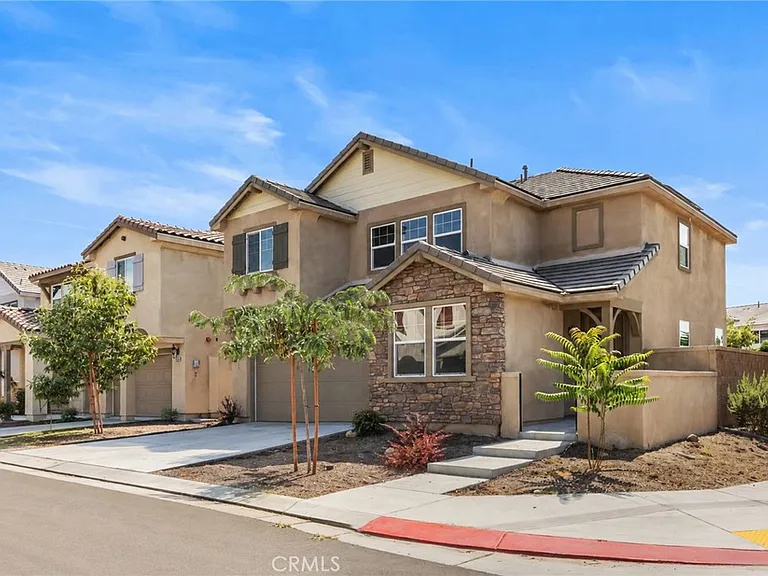 1820 Julie Dr — Photo 1