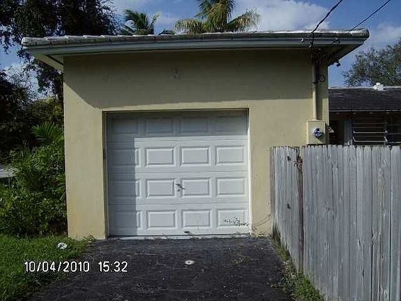5th image of 102 NE 109th St