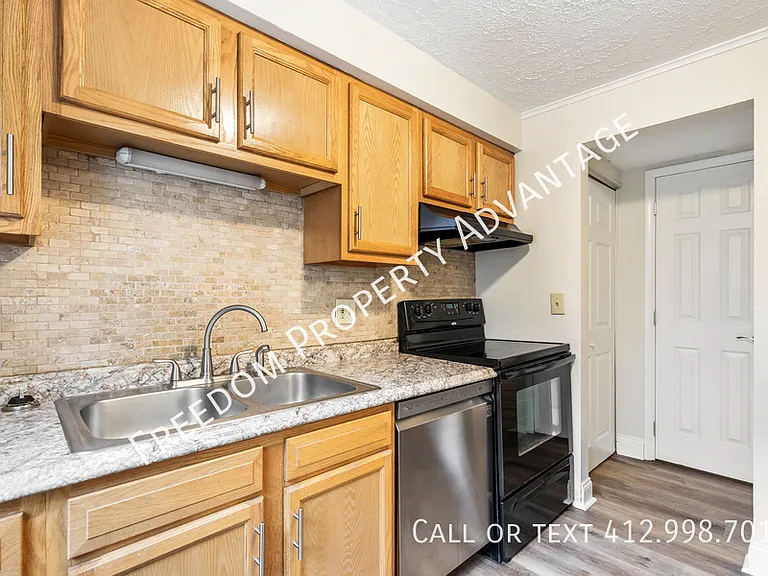 320 Bank St #A — Photo 2