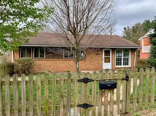 209 Kentucky Dr, Lower Burrell, PA