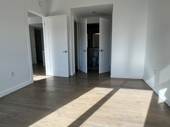 125 Parkside Avenue image 8 of 30