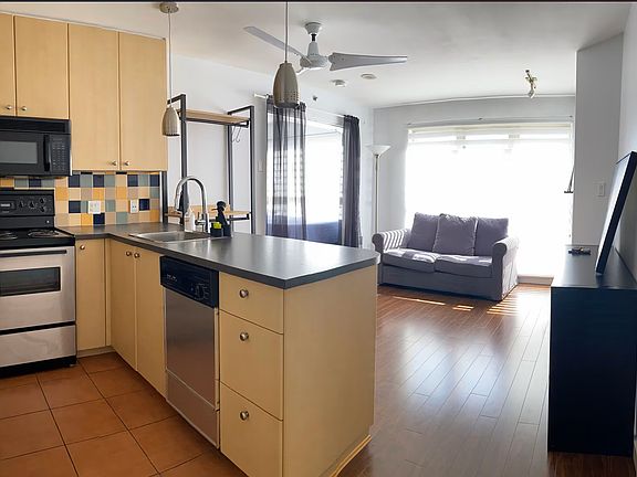 2nd image of 819 Hamilton St #602