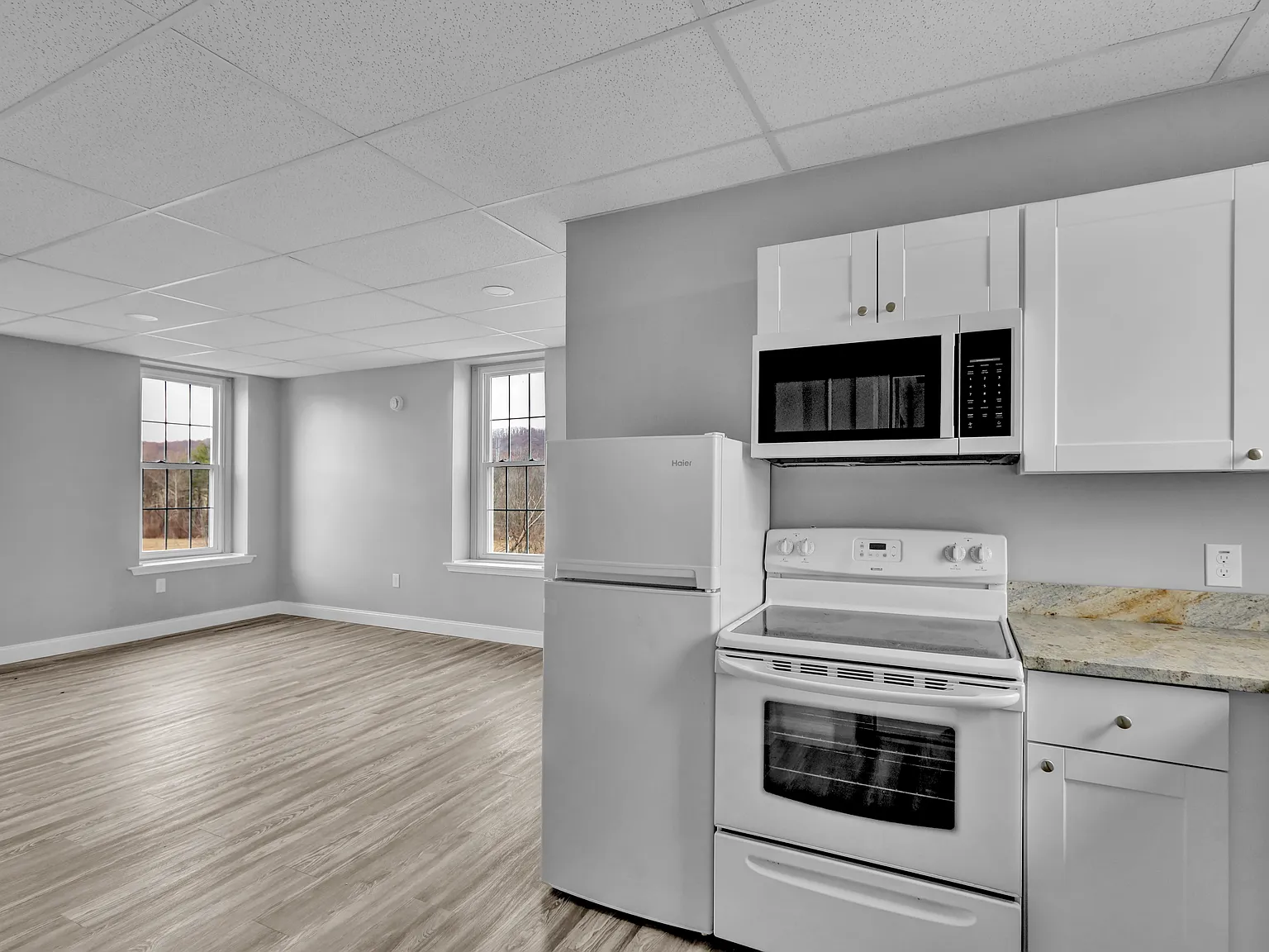 Studio, 1352 sqft, $1,100 — Photo 2