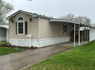 412 Colony Ct, Geneva, OH