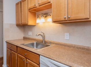162 Summer St APT 26, Somerville, MA 02143