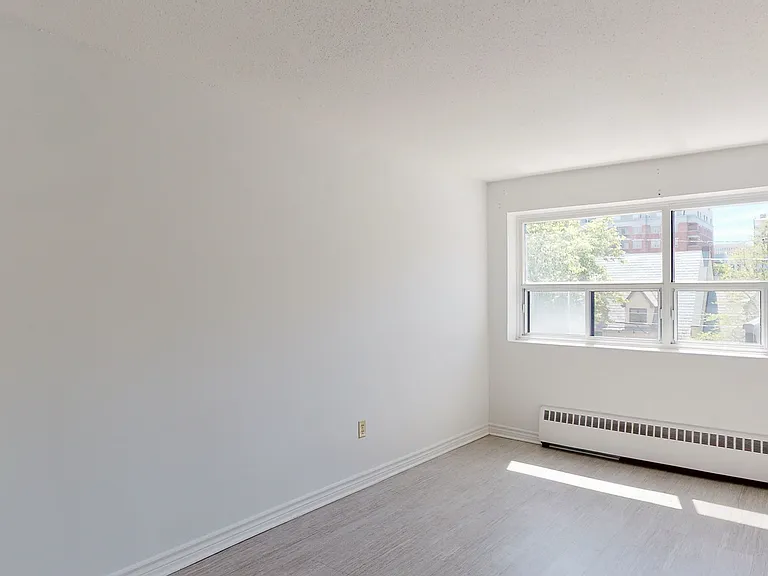 360 Frank St — Photo 24