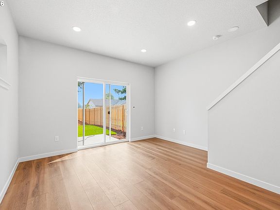 5th image of 1224 SE 151st Ave