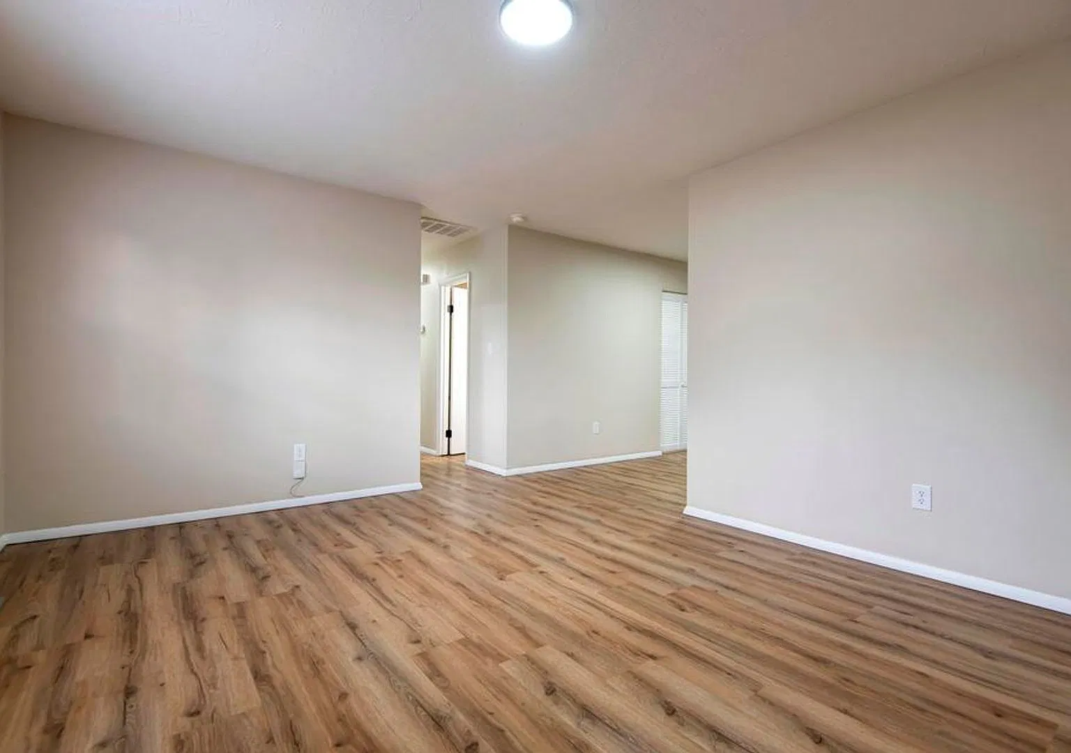 Cozy 3-Bedroom Home with Convenient Layout — Photo 4