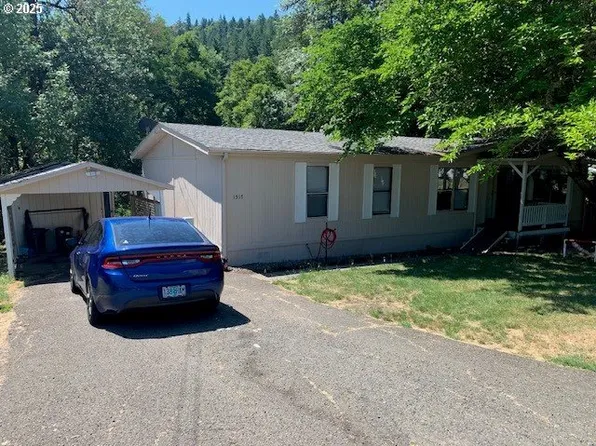 1517 NE Newton Creek Dr, Roseburg, OR 97470