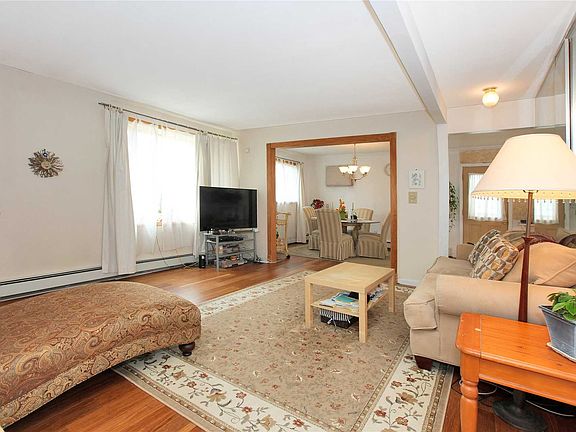 4th image of 2543 Cypress Ave