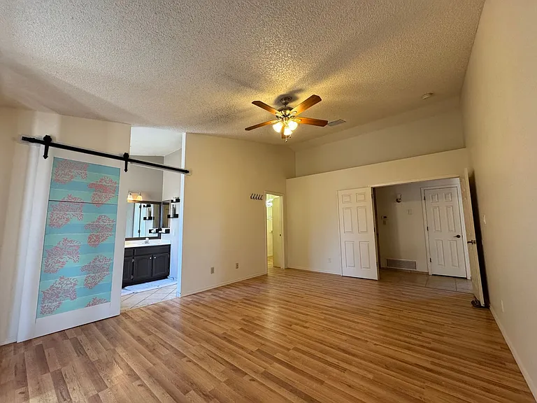2660 Ridge Crest St — Photo 9