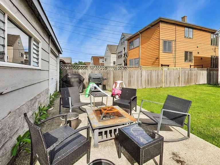 4911 W Grace St — Photo 33