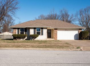 2279 W Roxbury St, Springfield, MO 65807