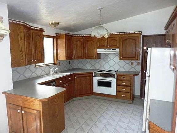 3rd image of 5913 E 10th Ave