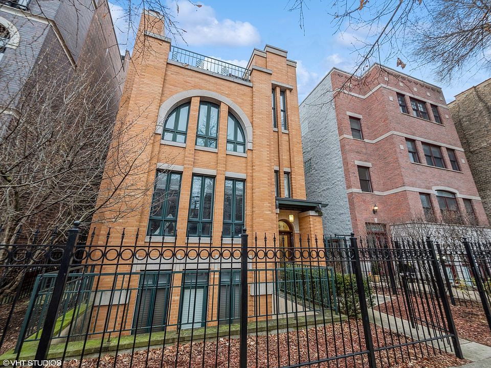 1st image of 3344 N Kenmore Ave APT 3