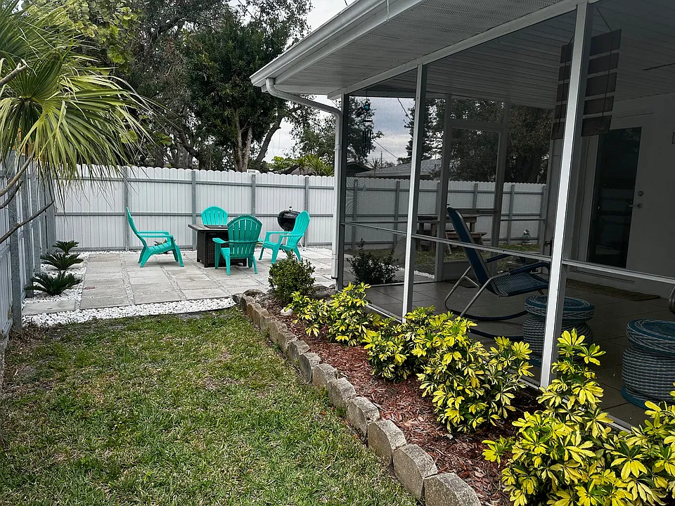 6222 Rodgers Ave