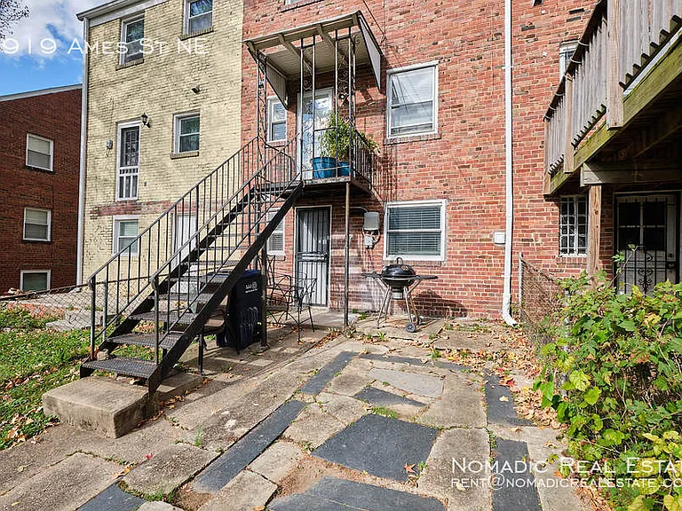 3919 Ames St NE — Photo 29