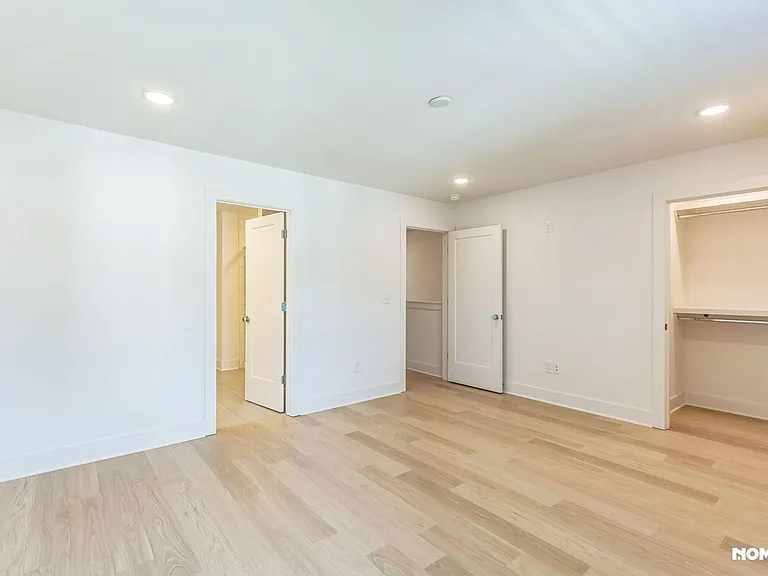 550 Markham St #10 — Photo 14