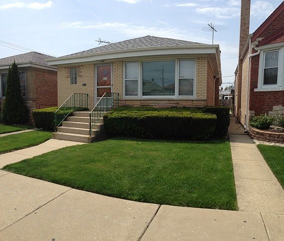 1st image of 2818 N McVicker Ave