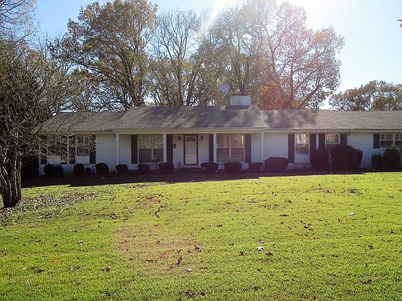 4th image of 711 Hickory Ln