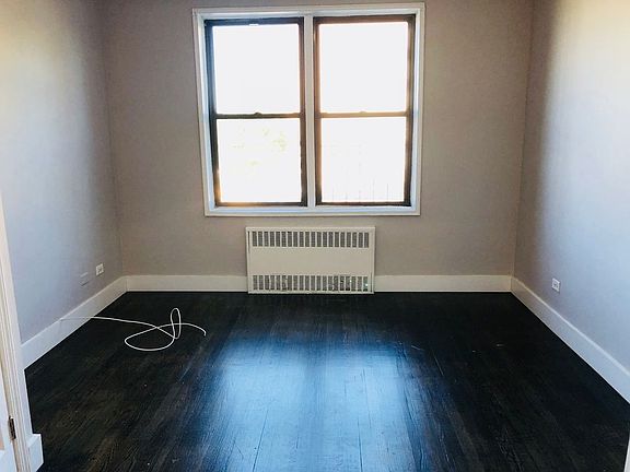 3rd image of 3900 Kings Hwy APT 2D