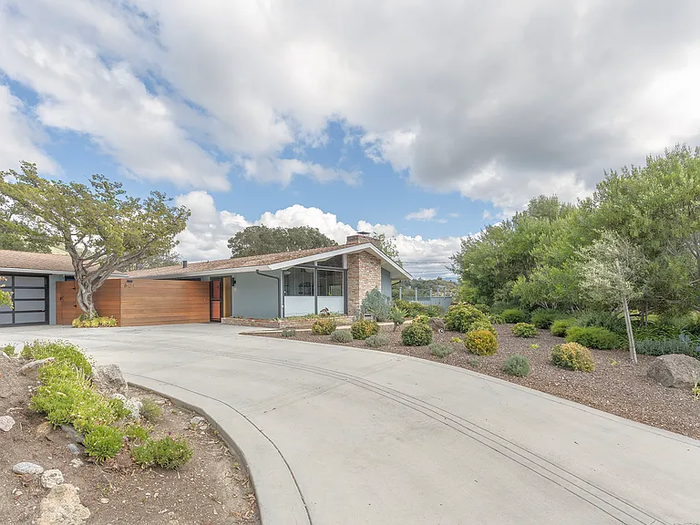 601 Country Club Dr — Photo 5