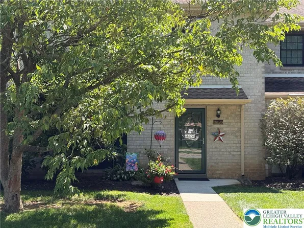 2823 Whitemarsh Pl, Macungie, PA 18062
