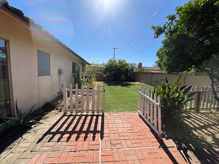 2539 E Seville Ave — Photo 24