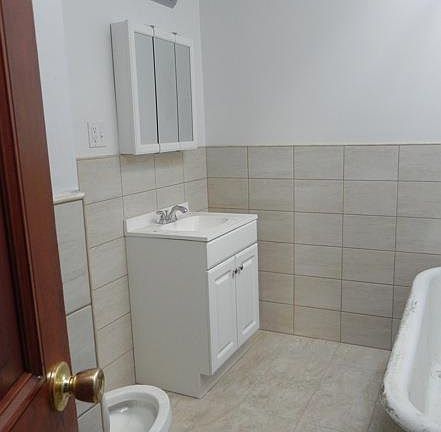 3rd image of 213 Hancock St APT 5