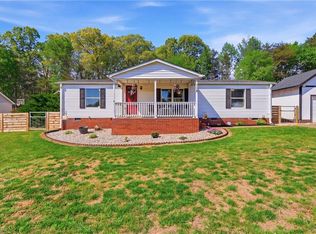 112 Hayes Dr, King, NC 27021