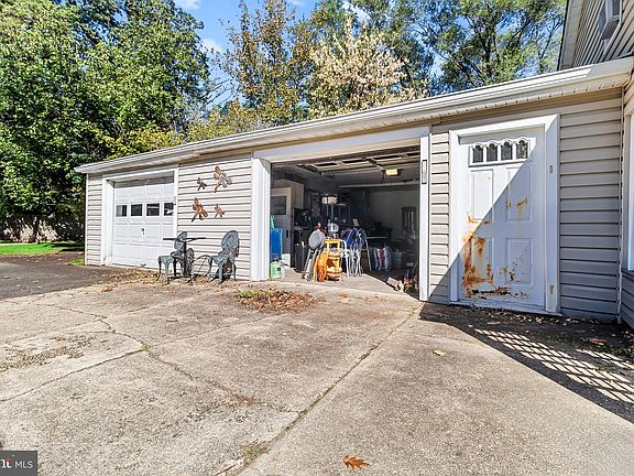 5th image of 151 South Ave