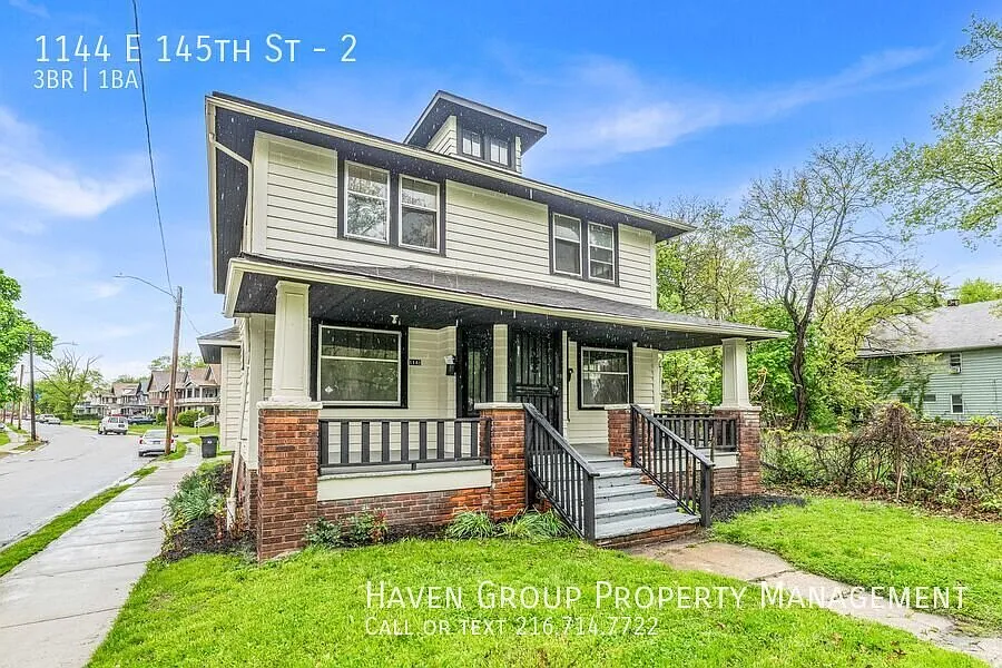 1146 E 145th St Cleveland, Ohio, 44110 - Spacious 3-bed 1-bath multi-family home! — Photo 2