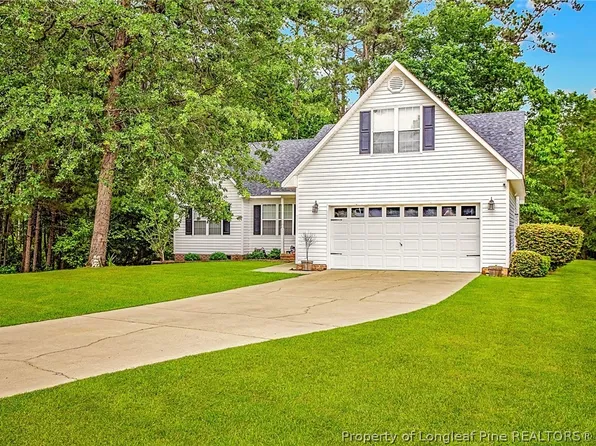 210 Southern Oaks Dr, Raeford, NC 28376