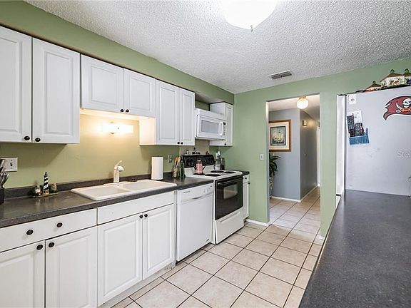 3rd image of 501 Emberwood Dr
