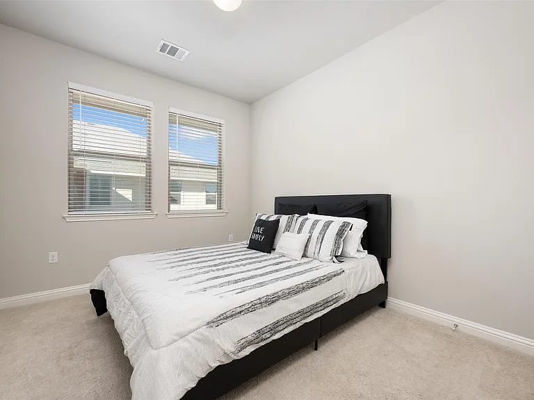 13800 Lyndhurst St #222 — Photo 24