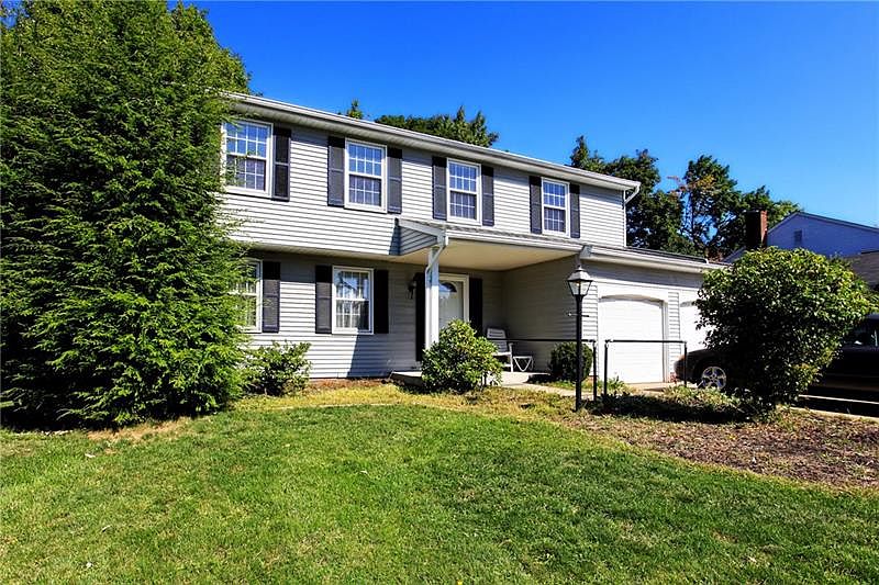 1st image of 200 N Rose Dr