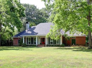 214 E Fairfield Dr, Broussard, LA 70518