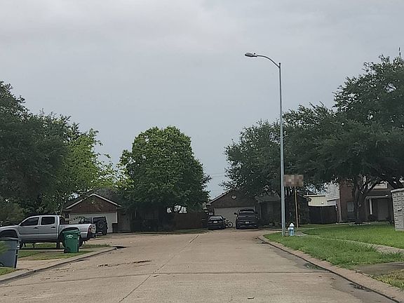 5th image of 8918 Riverwell Cir E