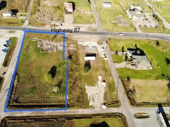 5101 Gulfway Dr, Sabine Pass, TX 77655