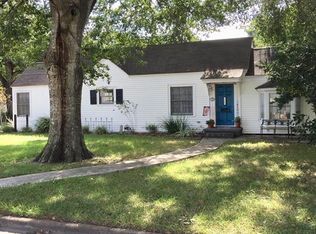 1103 Alvin St, El Campo, TX 77437