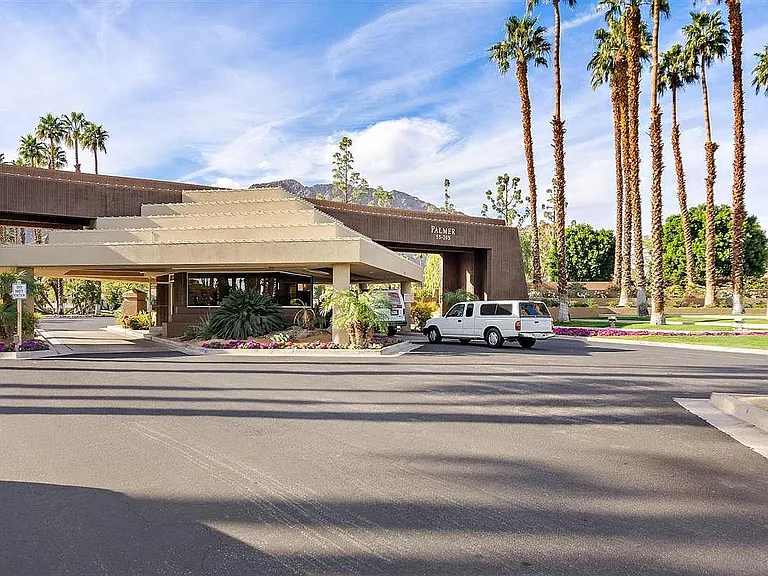 Gate Entrance to PGA West Palmer