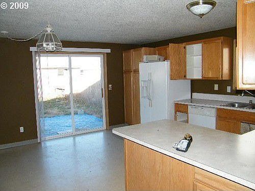 2nd image of 15806 NE 85th St