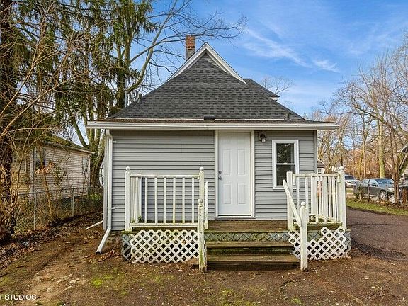 3rd image of 979 Lavette Ave